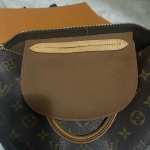 Louis Vuitton speedy 30 AUTHENTIC!! Asking $600.00 or best offer.